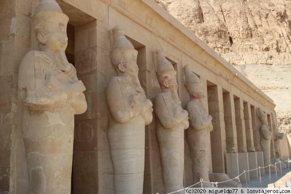 Columnas del Templo Hatshepsut
Columnas del Templo Hatshepsut
