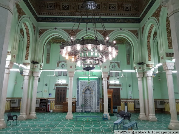 Interior de la Mezquita El-Tabia en Aswan
Interior de la Mezquita El-Tabia en Aswan
