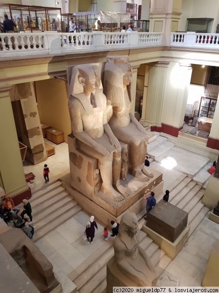 Estatuas de Amenhotep III y Tiyi - Museo egipcio de El Cairo
Estatuas de Amenhotep III y Tiyi - Museo egipcio de El Cairo
