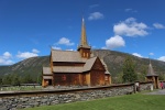 Vista lateral de la Iglesia Vikinga de Lom