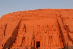 Templo de Abu Simbel (Ramses II) al amanecer