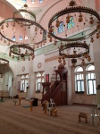 Interior de la Mezquita King Hussain en Madaba