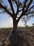 Bicis en la cima de la colina (Dande)