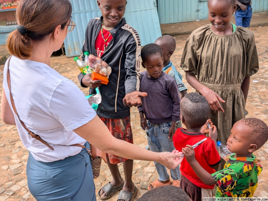 Día 5 Colegio y retratos en Turmi por la mañana - Etiopía en fotos: Tribus y Lalibela (1)