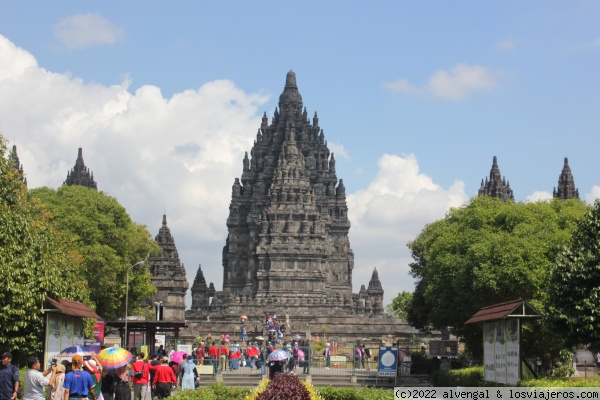 6 de agosto. Prambanan - Indonesia - Borneo, Papúa y Java central (1)