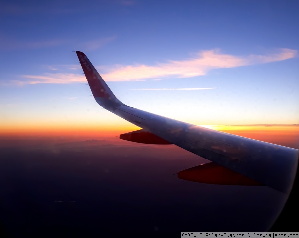 Puesta de sol
Puesta de sol desde el vuelo entre Madrid y París.
