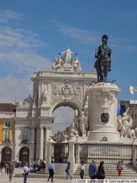 Praça do Comercio
Estatua de Jose I con el Arco da Rua Augusta al fondo
