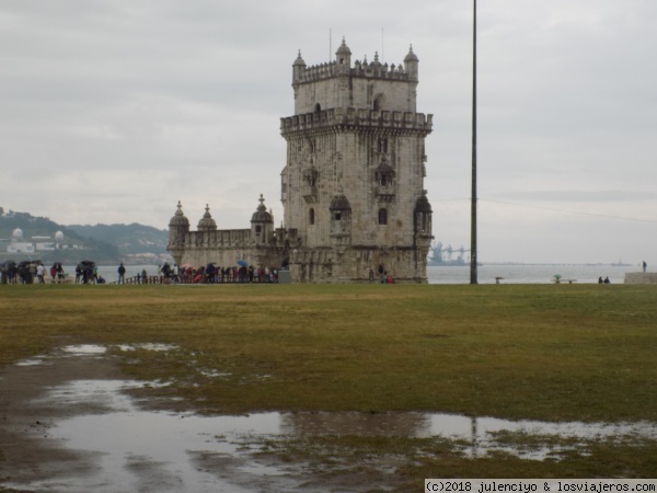 Torre de Belem
Exterior de la Torre de Belem con el Tajo detrás
