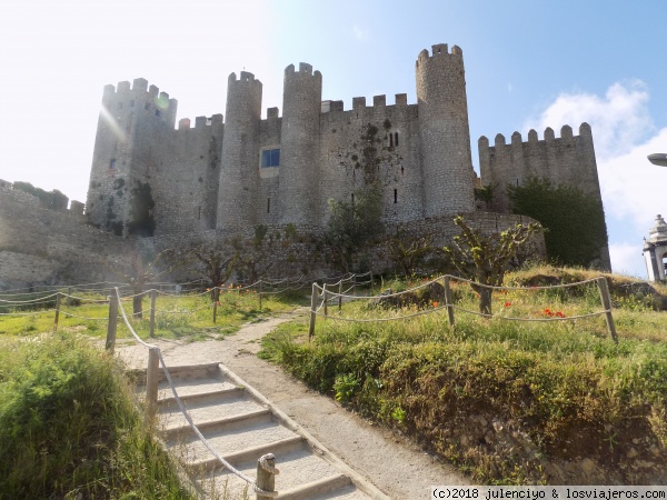 Castillo
Castillo de Obidos. Ahora una pousada.
