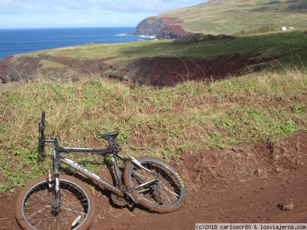 En bici por la Isla de Pascua
En bici por la Isla de Pascua
