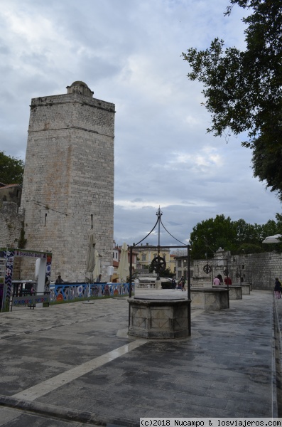 Fuente de los 5 pozos
Durante el asedio a Zadar dicen que los 5 pozos de esta plaza ayudaron a que sus habitantes resistieran las invasiones
