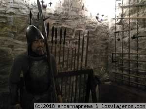 Fortaleza de Suceava
Interior de la fortaleza. Exposición dentro de una torre de la muralla, sobre armas y vida en la fortaleza.
