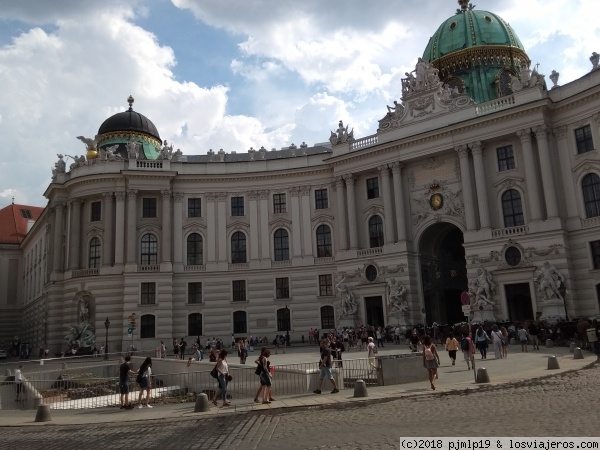 Palacio Hofburg
Fachado palacio Hofburg
