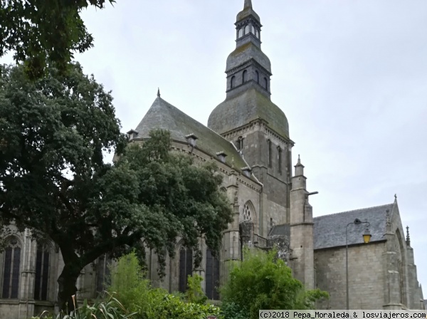 Basílica de Saint-Sauveur
Dinan
