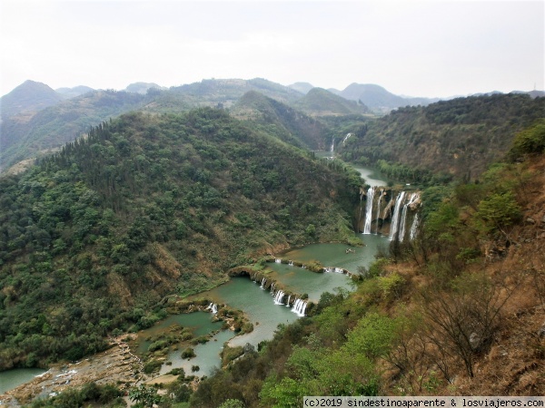 Cascada de los Nueve Dragones de Luoping
Esta preciosa cascada se encuentra en la provincia china de Yunnan, concretamente en Luoping.
