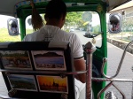 Sampath en su tuc tuc por las calles de Galle