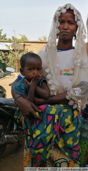 Mujer etnia Peulh
Mujer y niño de la etnia Peulh en Burkina Faso. Tomada en Ouagadougou

