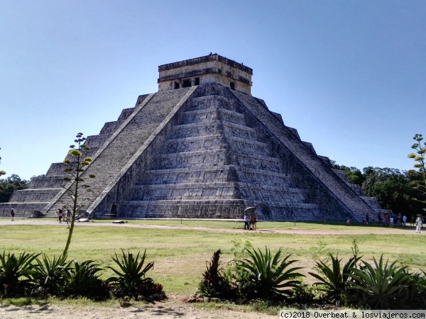 Chichén Itzá
Templo de Kukulkan en Chichén Itzá. Riviera Maya, México.

