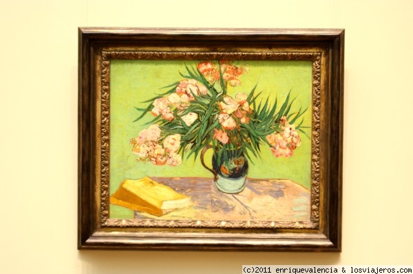 Las Adelfas de Van Gogh
Obra expuesta en el MET (museo Metropolitan) de Nueva York. Pintado en 1.888. Oleo sobre lienzo de dimensiones 60.3 x 73.7 cm.
