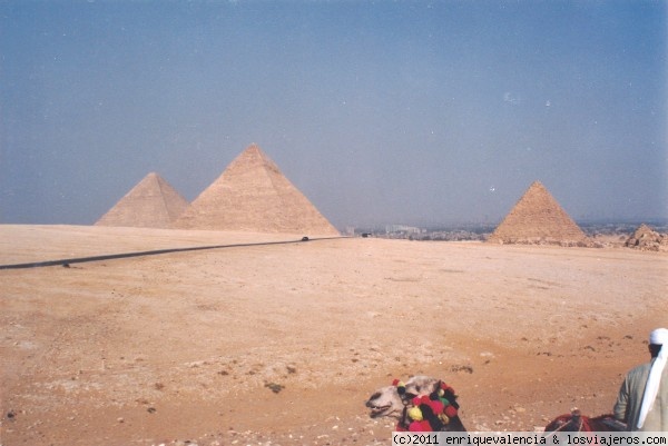 Piramides de Guiza
Foto de nuestro viaje en 1.992 a Egipto de las Pirámides de Guiza. No sabes lo grandes que son hasta que estas a sus pies.
