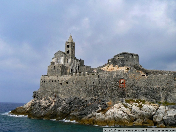 Portovenere. Iglesia de San Pedro
Iglesia del s. XII situada en la entrada del puerto, al final del pueblo.
