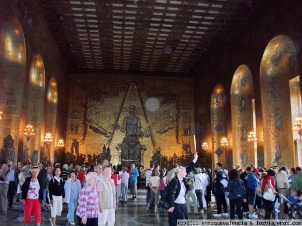 Vista del salón dorado del Ayuntamiento.
Juanto al salón azul, las dos salas más famosas del Ayuntamiento.
