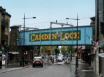 Cartel en puente de vias en Camden Lock