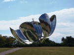 Floralis Genérica
Floralis, Genérica, Plaza, Naciones, Unidas, Palermo, Inaugurada, escultura, acero, inoxidable, hormigón, situada, barrio, año, pesa, toneladas, tiene, metros, alto, sistema, eléctrico, abre, cierra, automáticamente, pétalos, dependiendo, hora, día