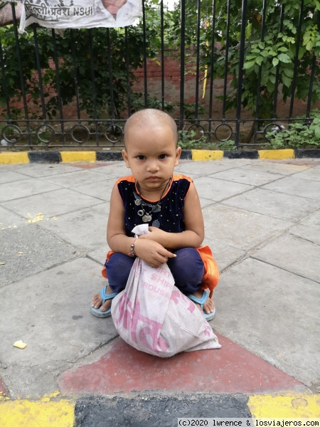 Miradas
Me enamoro esta niña, su mirada, su pose
