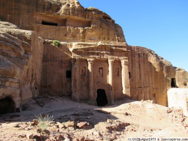 EN LAS INEXPUGNABLES RUINAS ROQUEÑAS DE LA PETRA NABATEA - Jordania al runrún de los Toyotas Coasters (4)