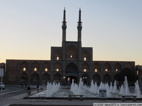 Amir Chakhmaq
Complejo  de la mezquita de Amir Chakhmaq

