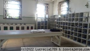vestuarios
vestuarios y duchas recreados en Alcatraz cuando era prision
