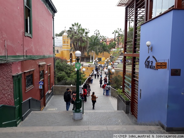 Rumbo al Puente de los Suspiros
Accediendo al Puente de los Suspiros
