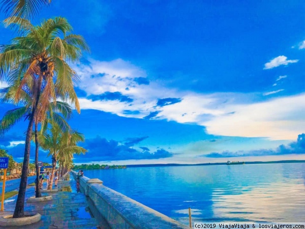 Malecón de Cienfuegos.
Malecón de Cienfuegos.
