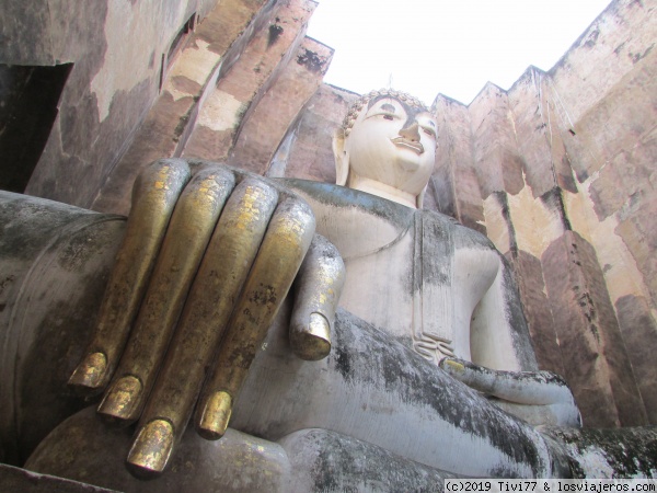 Buda de 17m desde dentro del templo... Impresionante!!!
Buda de 17m desde dentro del templo
