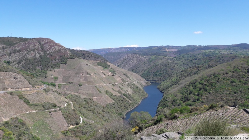 Ribeira Sacra: Paisajes, Monasterios y Vino - Blogs of Spain - Catamarán por el cañón del Rio Sil- Doade-Castro Caldelas (2)