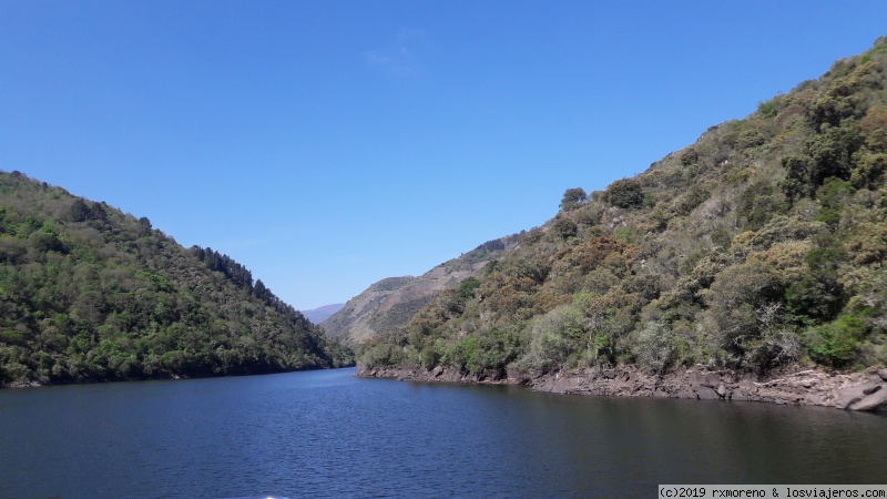 Ribeira Sacra: Paisajes, Monasterios y Vino - Blogs of Spain - Catamarán por el cañón del Rio Sil- Doade-Castro Caldelas (1)