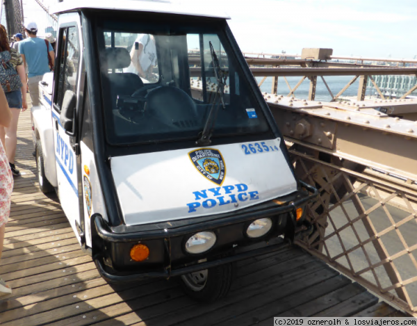 Mini vehículo oficial
Carricoche de policia!
Los autos locos?
