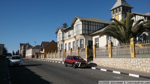 Calle de Swakopmund
Vista de una calle de Skakopmund
