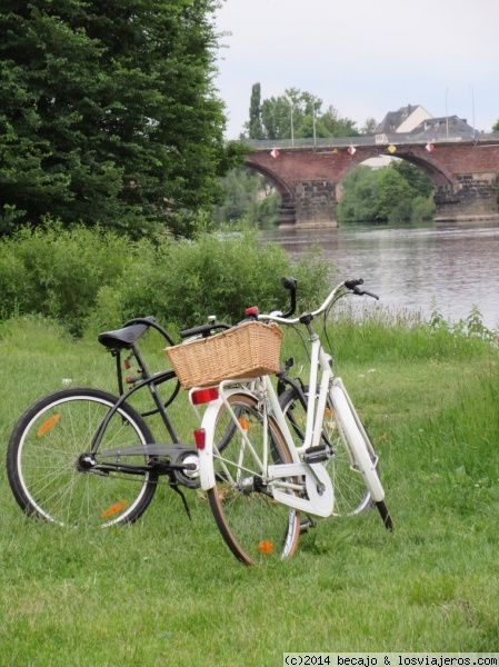 Tréveris - Bicicletas junto al Mosela
Bicicletas en la orilla del Mosela con vistas al Puente Romano de Tréveris
