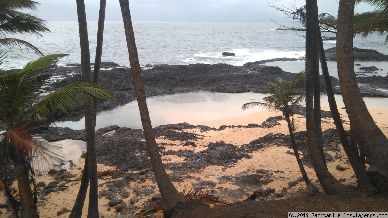 Travel to  Santo Tome - Praia Piscina