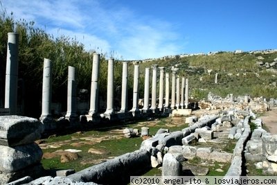 Ciudad romana.
Restos de la ciudad romana en PERGE - TURQUIA -
