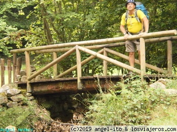 CAMINO DE SANTIAGO
EN UN PUENTE
