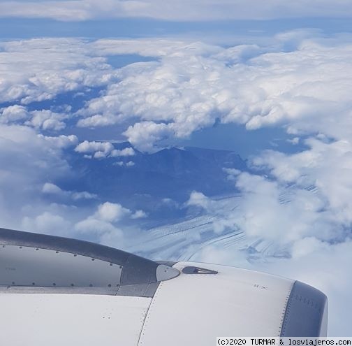 SOBREVOLANDO EL CAMPO DE HIELO SUR
SOBREVOLANDO EL CAMPO DE HIELO SUR PATAGÓNICO
