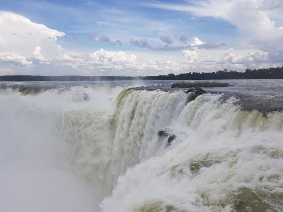 GARGANTA DEL DIABLO CATARATAS DE IGUAZÚ
LA GARGANTA DEL DIABLO VISTA DESDE LA PARTE SUPERIOR
