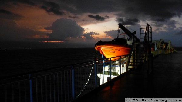 Amaneciendo entre Albania y Grecia
A 4 horas de Brindisi desde el Ferry de Igoumenitsa. Verano de 2015.
