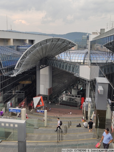 Vista desde azotea de la estación de Kioto
Vista desde la azotea de la estación central de Kioto
