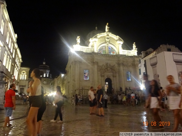 Plaza Luza
Plaza Luza en Dubrovnik de noche

