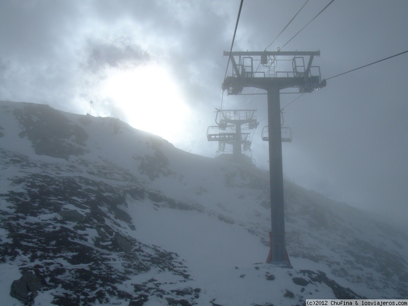 Viajar a  Andorra: Tienda H&M - Entre la niebla (Tienda H&M)