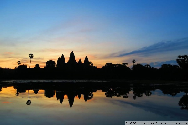 Amanecer en Angkor Wat
Ver amanecer sobre Angkor Wat es una de esas cosas que se deben hacer una vez en la vida...
